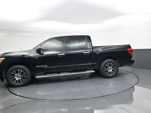 Used 2021 Nissan Titan SV w/ SV Convenience Package image 8