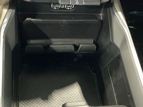 Used 2022 RAM 1500 Laramie AWD/4WD image 39