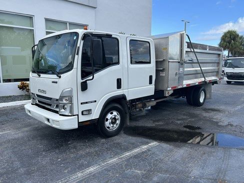 Used 2024 Isuzu NPR RWD image 5