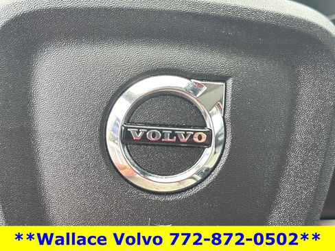Used 2023 Volvo XC40 B5 Plus w/ Protection Package Premier AWD/4WD image 24