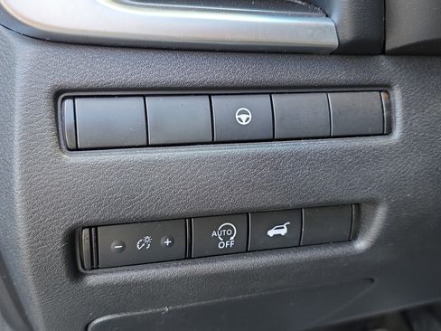 Used 2024 Nissan Rogue SV image 25