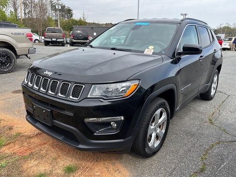 Used 2020 Jeep Compass Latitude w/ Cold Weather Group image 2