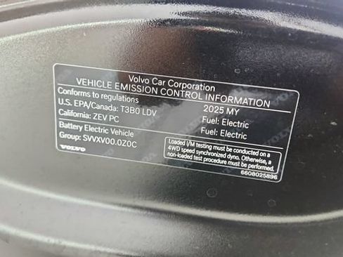 Used 2025 Volvo EX30 Plus w/ Protection Package Premier AWD/4WD image 72