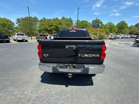 Used 2018 Toyota Tundra SR5 w/ SR5 Upgrade Package AWD/4WD image 14
