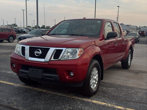 Used 2015 Nissan Frontier SV w/ SV Value Truck Package AWD/4WD image 2