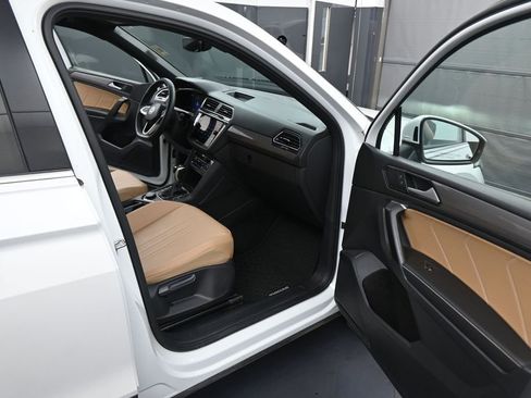 Used 2023 Volkswagen Tiguan SE AWD/4WD image 44