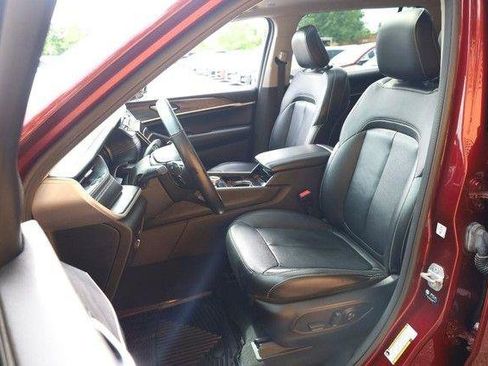 Used 2022 Jeep Grand Cherokee L Limited AWD/4WD image 10