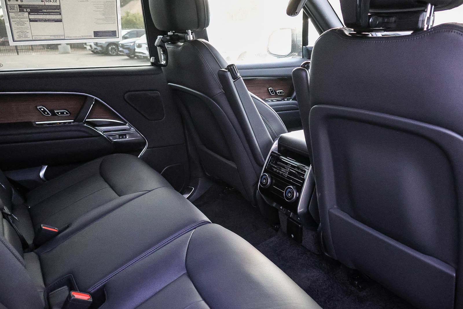 New 2026 Land Rover Range Rover Long Wheelbase SE AWD/4WD image 19