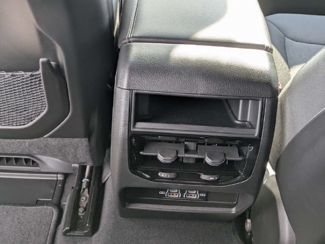 New 2027 Jeep Grand Cherokee Laredo RWD image 15