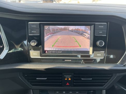 Used 2023 Volkswagen Jetta Sport image 17