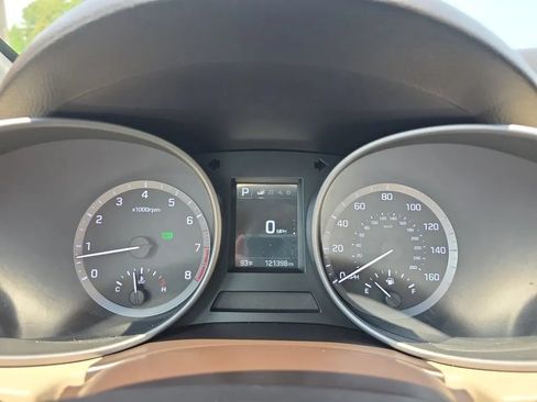 Used 2018 Hyundai Santa Fe Sport w/ 2.4L Value Package 02 FWD image 19