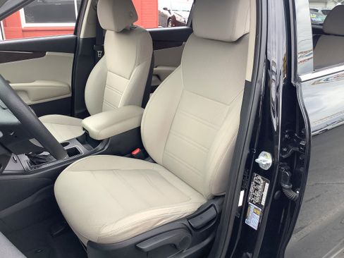 Used 2017 Kia Sorento LX AWD image 10