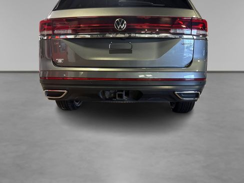 Used 2025 Volkswagen Atlas SE AWD/4WD image 15