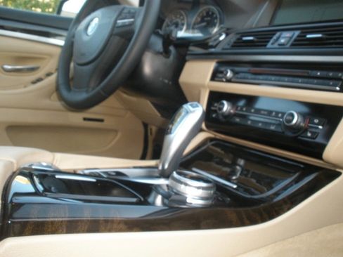 Used 2014 BMW 528i Sedan image 32