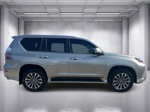 Used 2023 Lexus GX 460 Luxury w/ Accessory Package AWD/4WD image 2