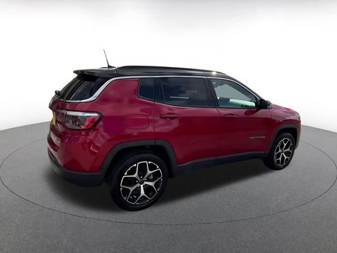 Used 2025 Jeep Compass Limited image 15