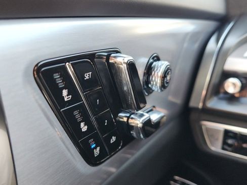 Used 2026 Cadillac Vistiq Platinum image 35