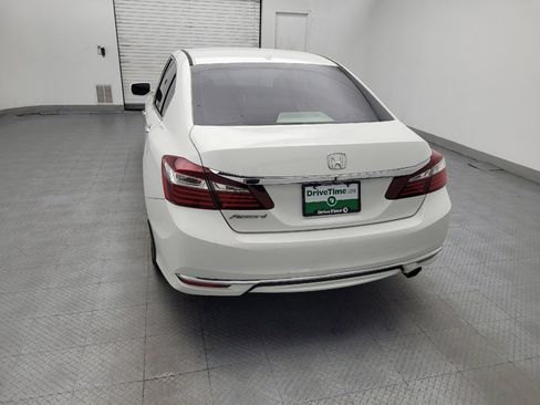 Used 2017 Honda Accord EX image 6