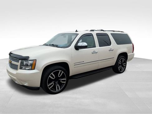 Used 2014 Chevrolet Suburban LTZ image 3