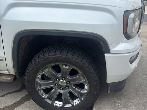 Used 2017 GMC Sierra 1500 Denali w/ Denali Ultimate Package AWD/4WD image 7