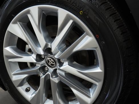 Certified 2021 Toyota Highlander Limited image 13