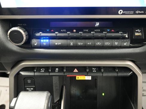 Used 2024 Toyota Tundra Limited w/ TRD Off-Road Package AWD/4WD image 20