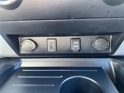 Certified 2018 Toyota Tundra Limited w/ Limited Premium Package AWD/4WD image 30