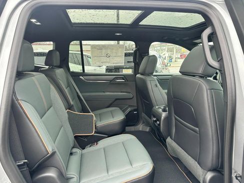 New 2026 GMC Acadia AT4 w/ Luxury Package image 4