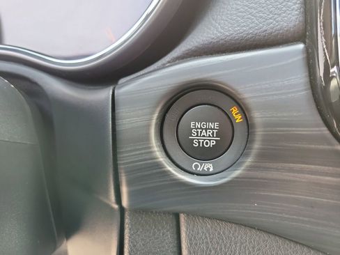 Used 2021 Jeep Grand Cherokee Laredo X RWD image 24