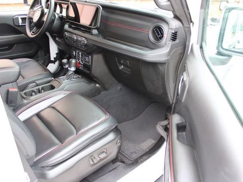 Used 2025 Jeep Wrangler Unlimited Rubicon AWD/4WD image 50