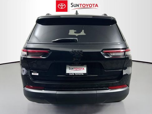 Used 2021 Jeep Grand Cherokee L Laredo image 5