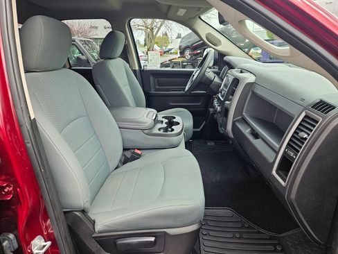 Used 2017 RAM 1500 Express AWD/4WD image 30