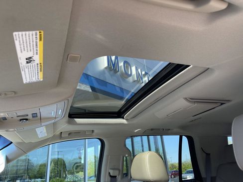 Used 2020 Chevrolet Tahoe Premier w/ Premier 6.2L Value Package AWD/4WD image 29