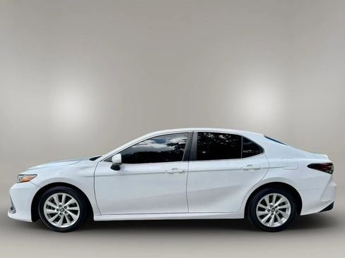 Used 2022 Toyota Camry LE FWD image 2