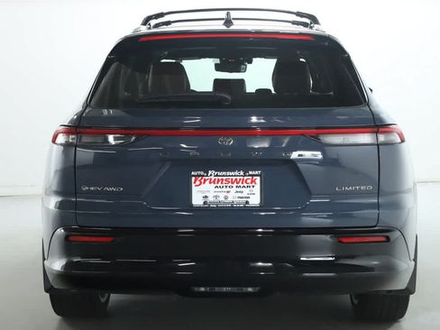 Certified 2025 Toyota Crown Signia AWD/4WD image 44