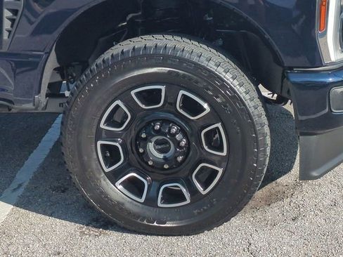 Used 2025 Ford F250 Platinum w/ FX4 Off-Road Package AWD/4WD image 11