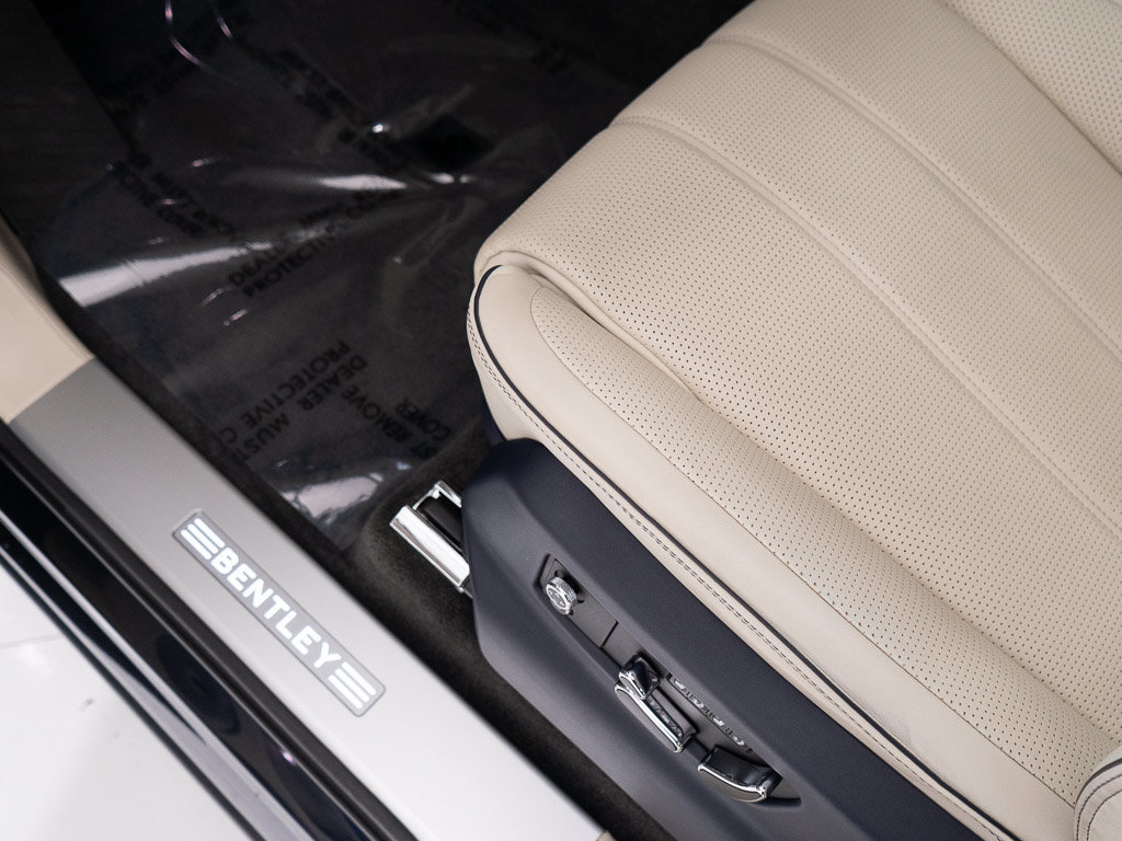 Certified 2022 Bentley Bentayga AWD/4WD image 12