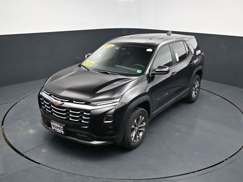 Used 2025 Chevrolet Equinox LT FWD image 42