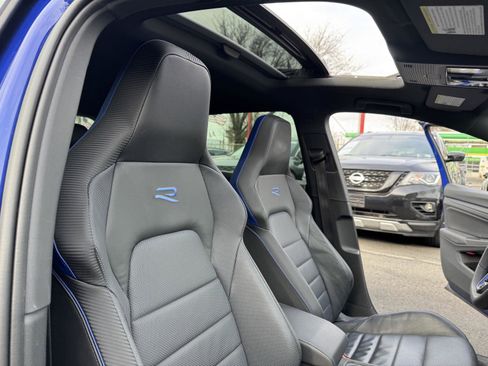 Used 2022 Volkswagen Golf R image 32