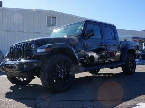 Used 2021 Jeep Gladiator Overland image 5