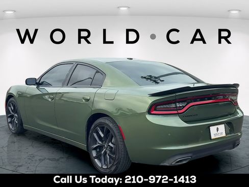 Used 2020 Dodge Charger SXT w/ Blacktop Package RWD image 5