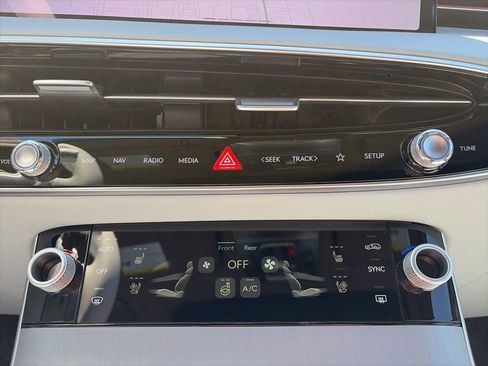 New 2026 Genesis GV70 2.5T Advanced image 19