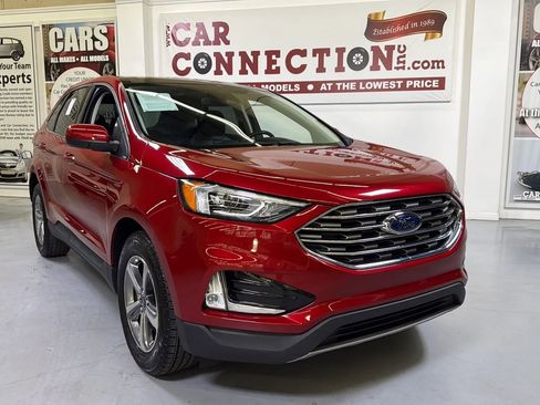 Used 2021 Ford Edge SEL w/ Convenience Package FWD image 2