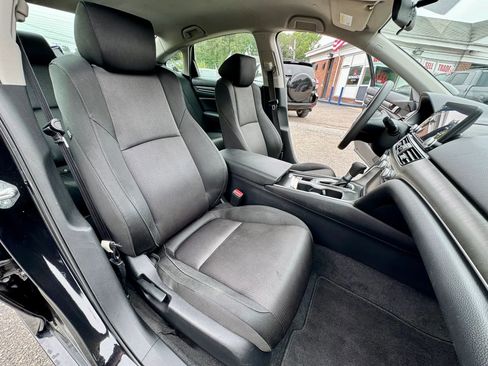 Used 2019 Honda Accord LX image 12