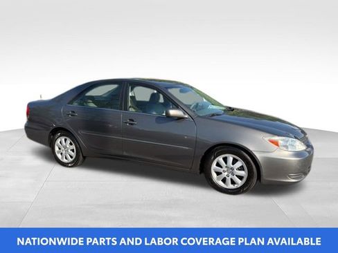 Used 2002 Toyota Camry XLE FWD image 2