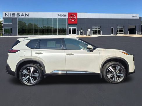 Used 2023 Nissan Rogue SL AWD/4WD image 2