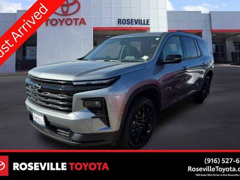 Used 2026 Chevrolet Traverse LT w/ Midnight/Sport Edition image 1