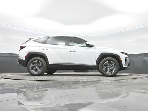 New 2026 Hyundai Tucson Blue SE image 29