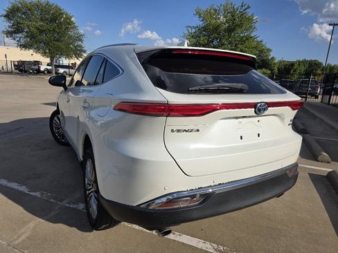 Used 2022 Toyota Venza XLE AWD/4WD image 28