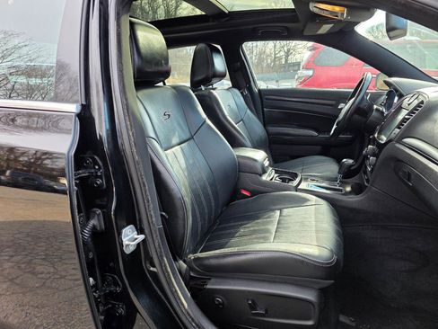 Used 2014 Chrysler 300 S AWD/4WD image 13